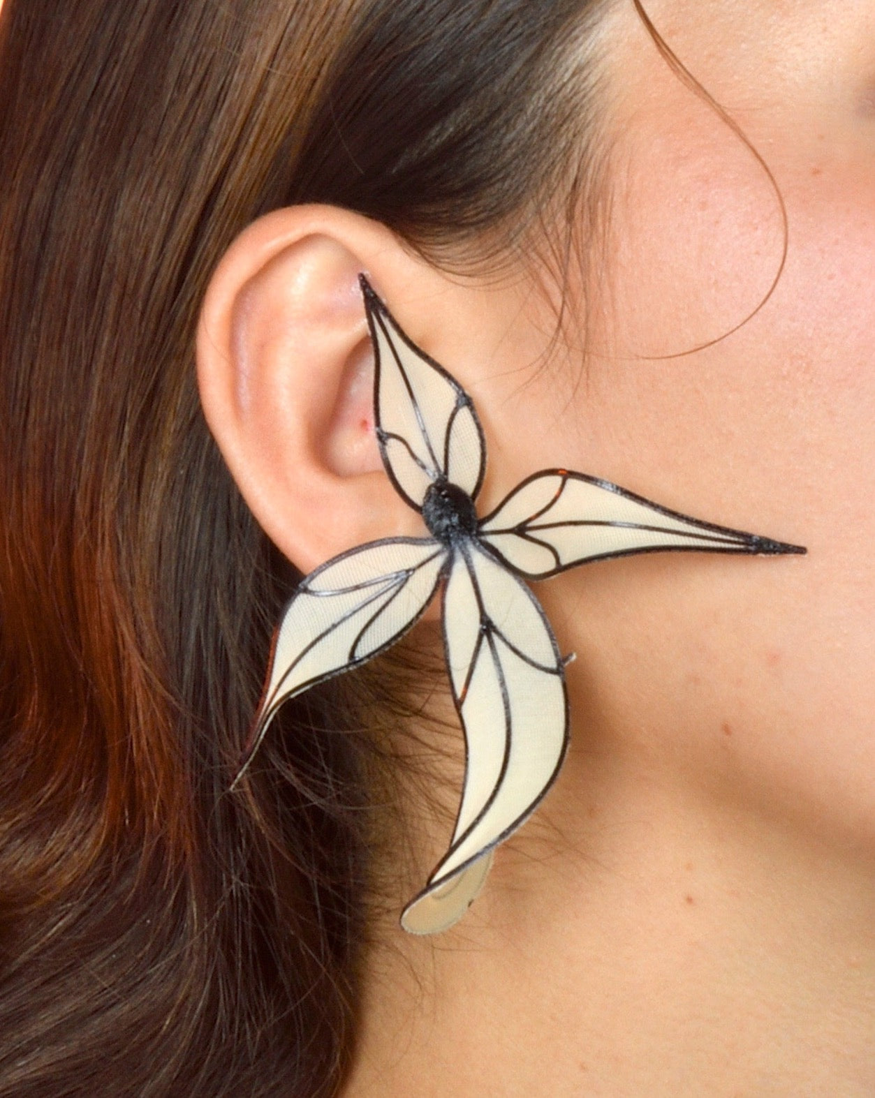 BEIGE AND BLACK - TETRAPETALS