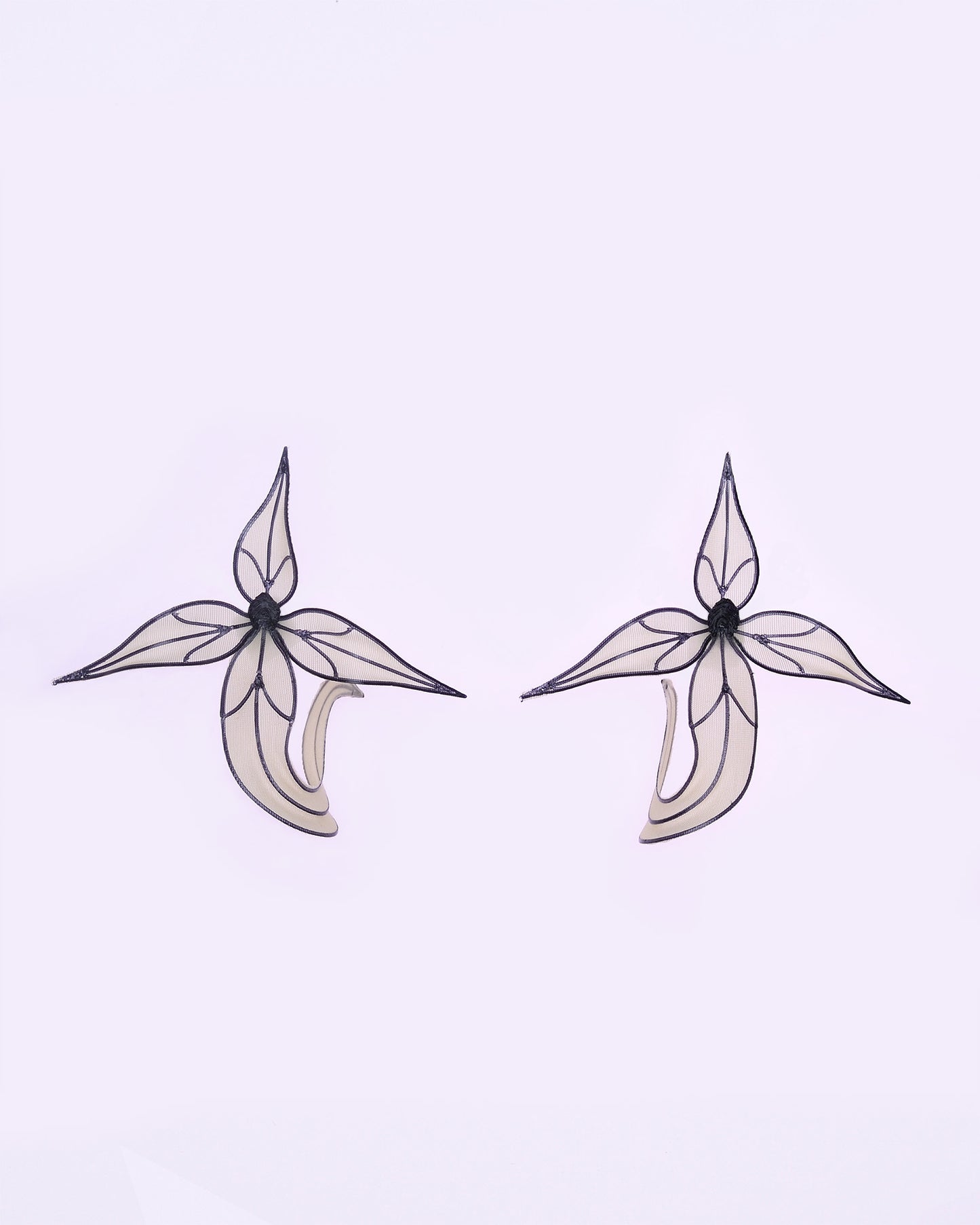 BEIGE AND BLACK - TETRAPETALS